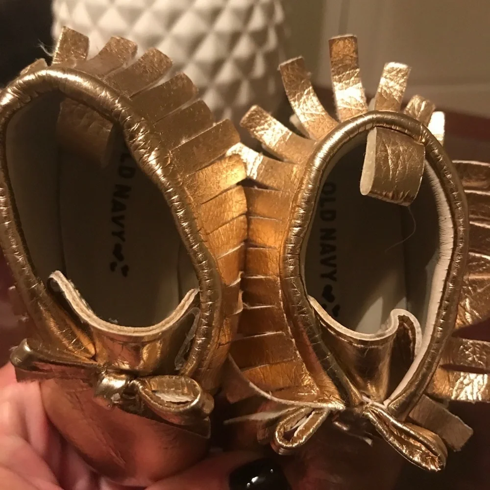 🎈Adorable Gold Moccasins